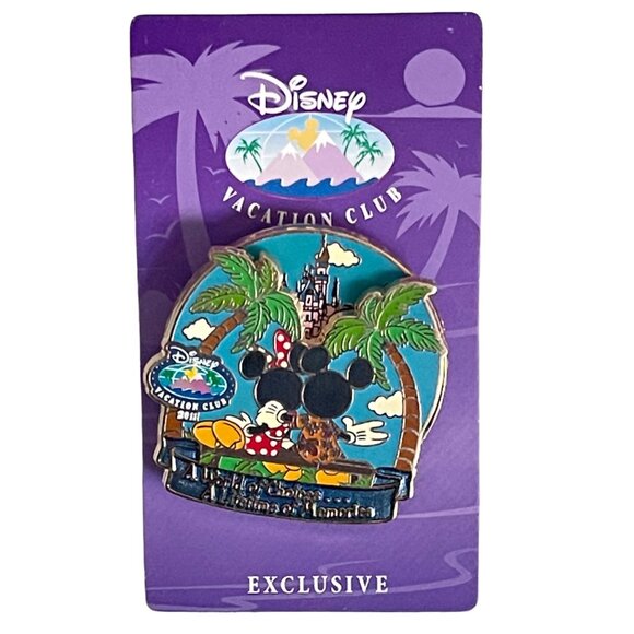 Disney Vacation Club 2011 World of Choices Mickey & Minnie Mouse Spinner Pin - Picture 7 of 8